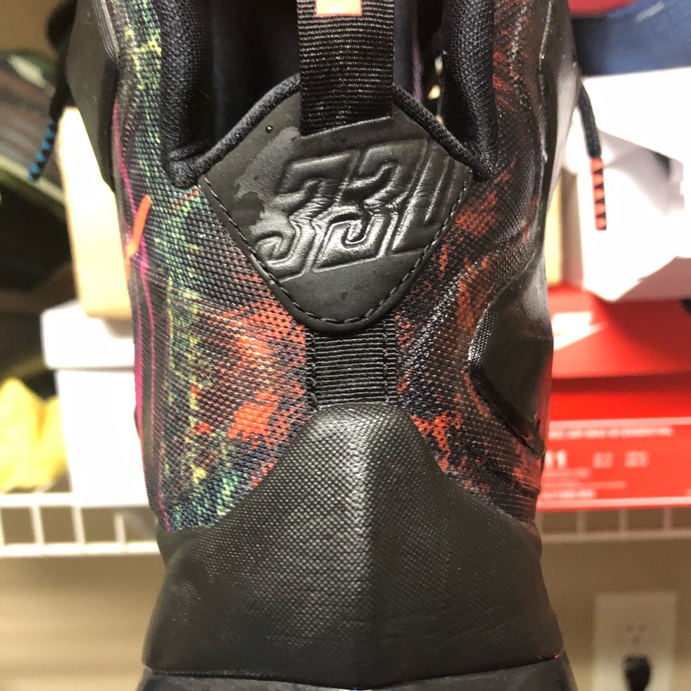 Lebron James - Picture 3 of 4